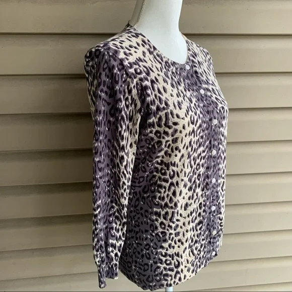 •Joseph A.• Gray/Black Animal Pattern Cardigan Sweater - Size Medium - Picture 5 of 9